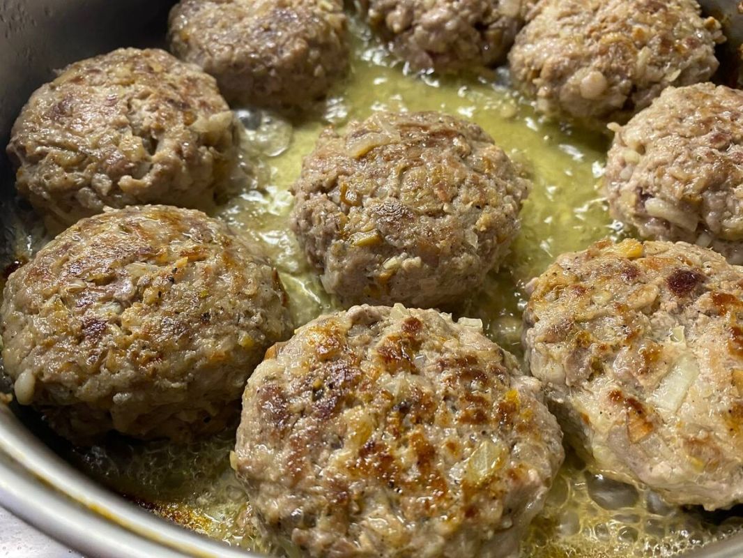 Почему хлебный мякиш в котлетах — это не просто экономия