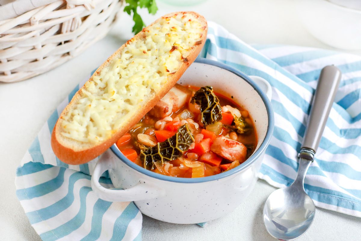 Упрощённая версия тосканской риболлиты: грудинка и багет заметно меняют привычный вкус