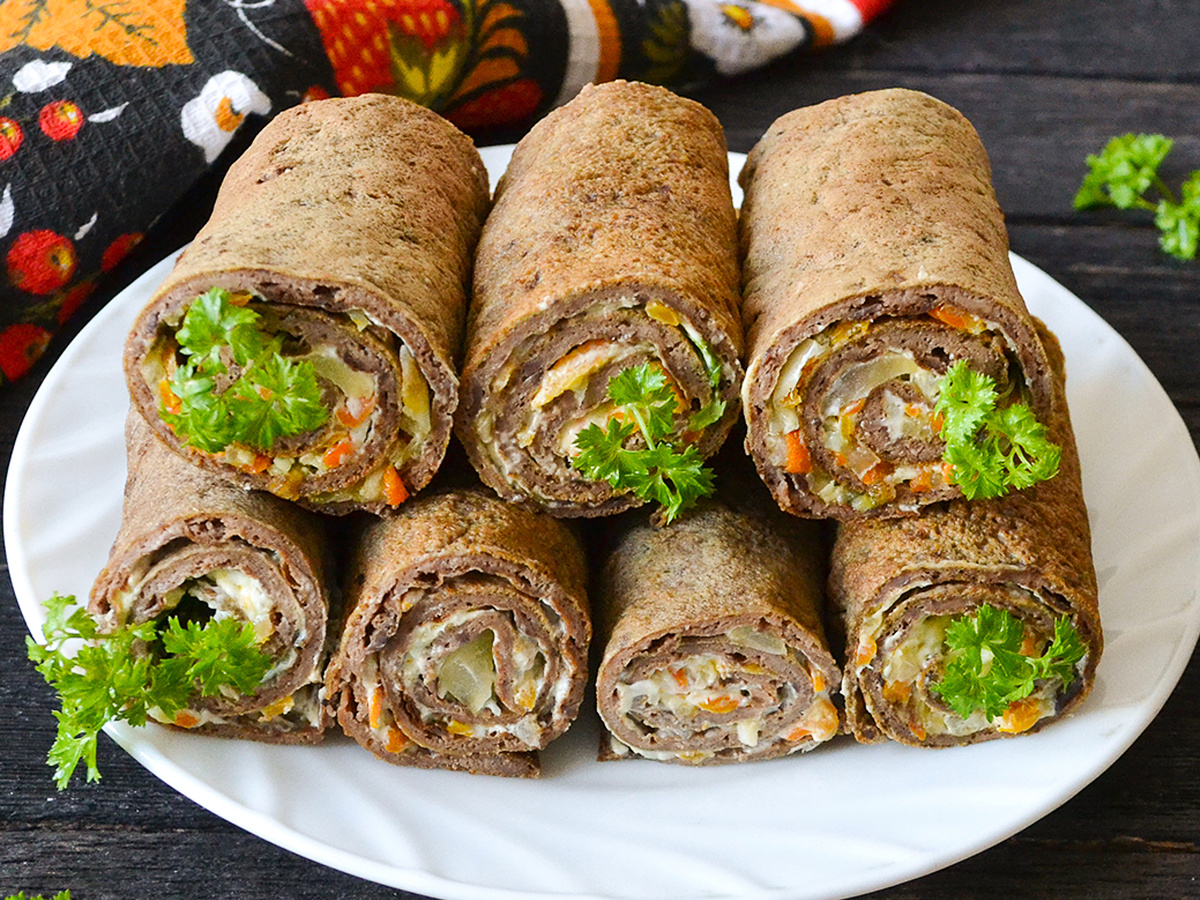 Печёночные рулеты с сыром и чесноком: вкусная закуска для взрослых