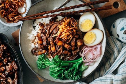 Невероятная кухня Тайваня: Как приготавливать Лу Жоу Фань