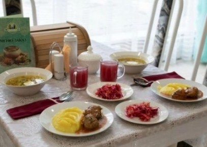 Советская кухня: почему «оливье» и «шуба» все еще в моде