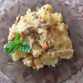 Сытное овощное жаркое в мультиварке: простой рецепт с нежным соусом