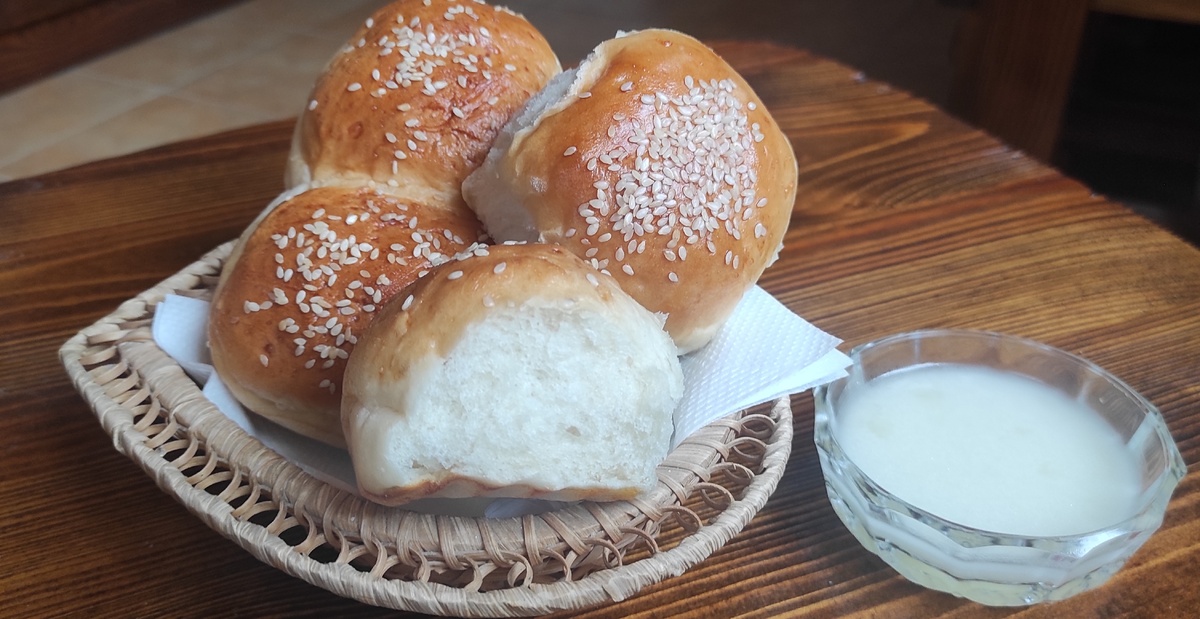 Секрет идеального борща: пампушки с ароматным чесночным соусом