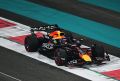 Ферстаппен вновь на вершине: поул в Абу-Даби и крепкая конкуренция от McLaren