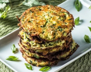 Скоро успенский пост: простые оладьи из кабачков