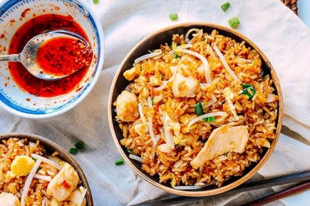 Как приготовить идеальный жареный рис с курицей за 30 минут