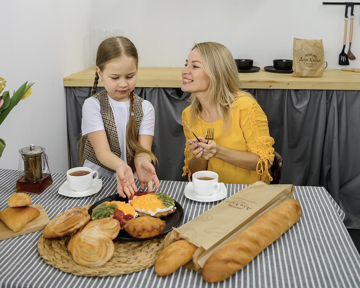 Теплые поздравления с Днём матери от команды "Дом Хлеба"