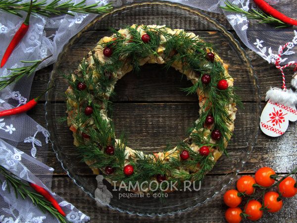 Рождественский венок: праздничный салат, который украсит ваш стол