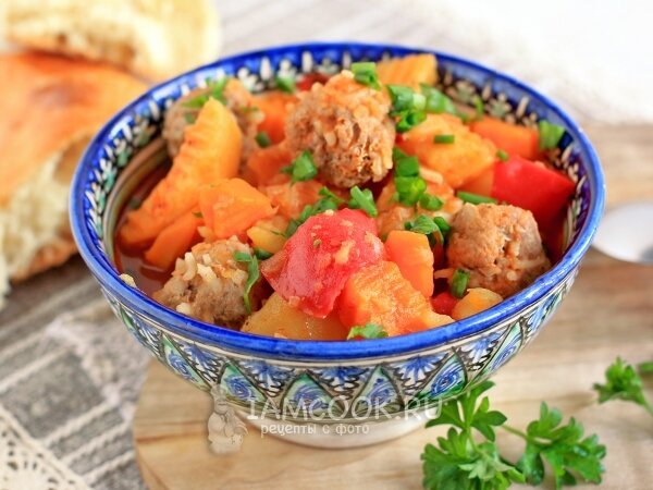 Наслаждайтесь домашним жарким с фрикадельками: простой и вкусный рецепт