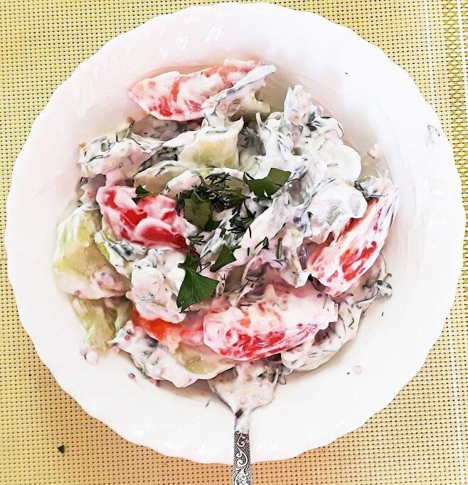 Нежный салат с йогуртом: лёгкость и свежесть на вашем столе