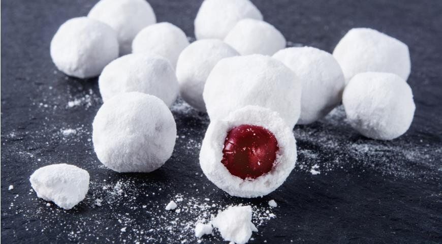 Сладкая радость: клюква в сахарной пудре