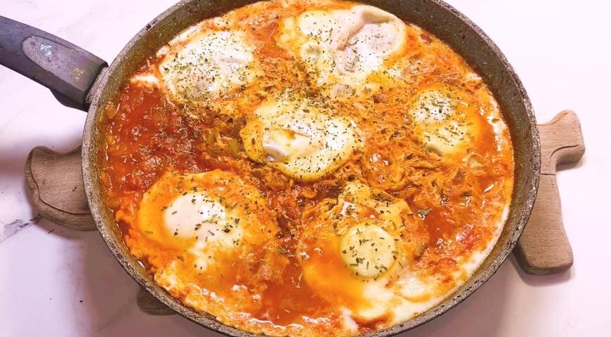 Шакшука - яичница с овощами на завтрак