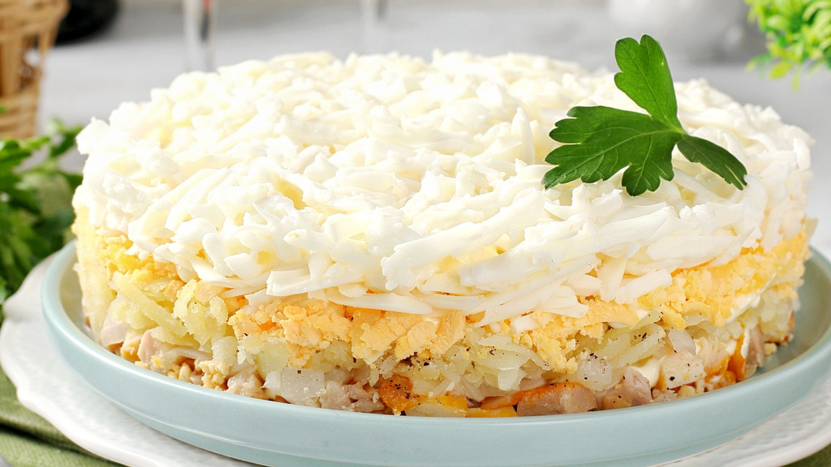 Салат Невеста с копченой курицей — воздушный, нежный, праздничный!