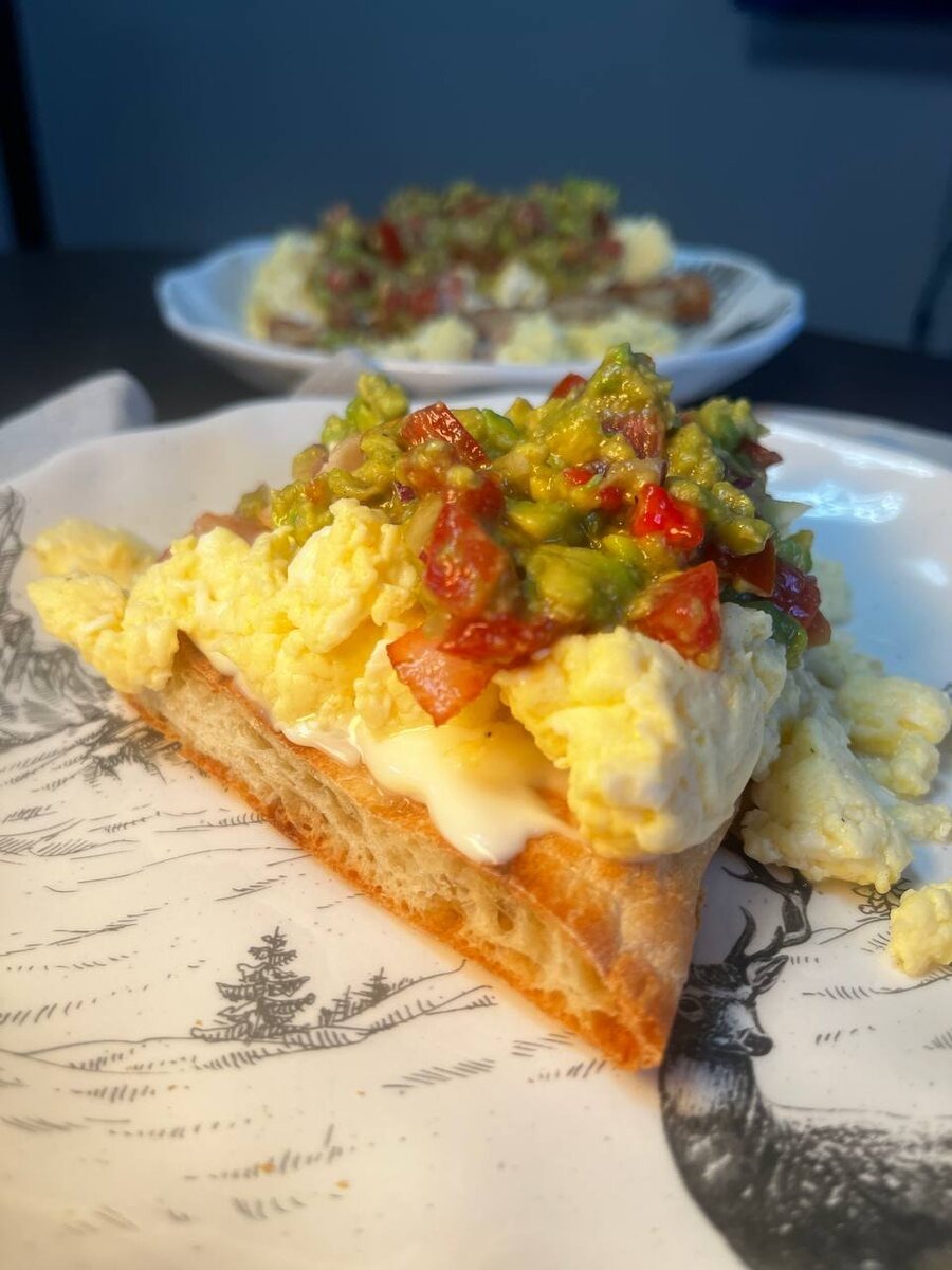 Идеальные завтраки ко Дню святого Валентина: 5 быстрых и вкусных рецептов