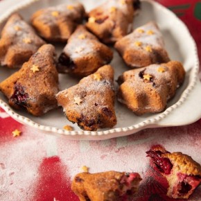 Легкие банановые кексы с вишней и кокосом: рецепт без муки