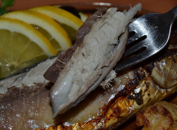 Секрет нежной скумбрии за 5 минут: два ингредиента и максимум удовольствия