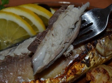 Секрет нежной скумбрии за 5 минут: два ингредиента и максимум удовольствия