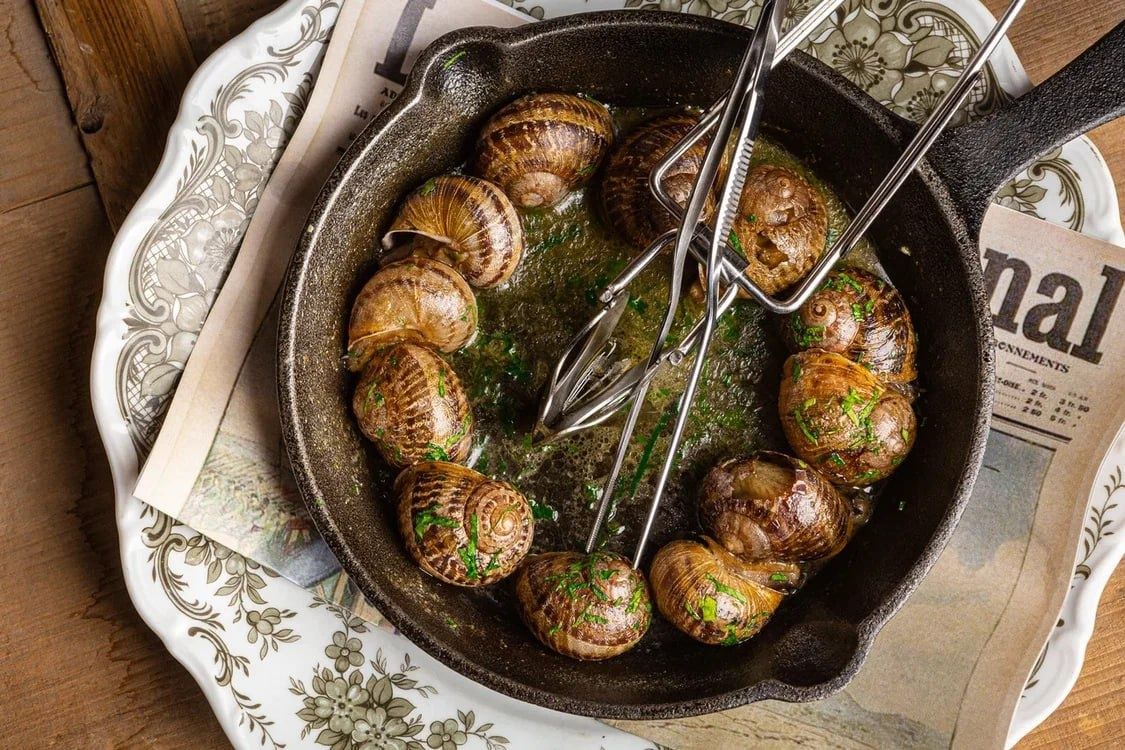 Ужин деликатесов: улитки в ресторане Pharmacie