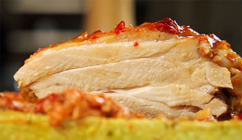 Ужин без хлопот: запечённая курица с кабачками