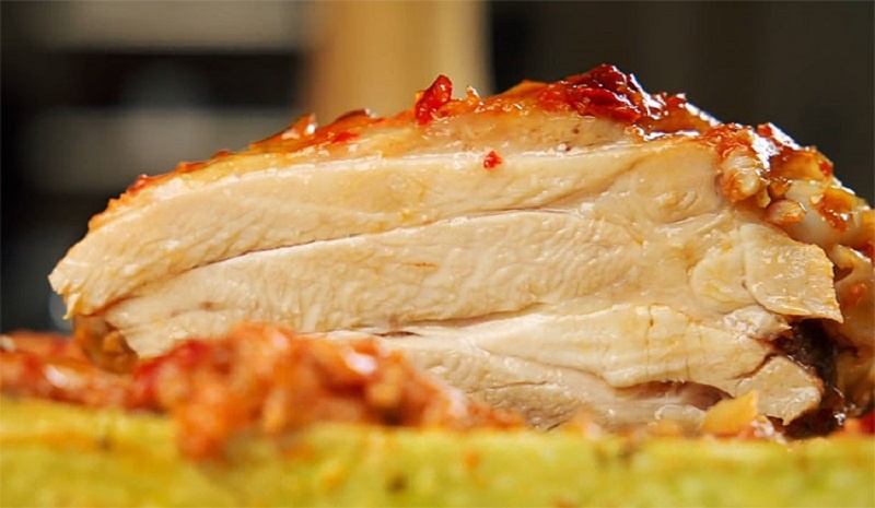 Ужин без хлопот: запечённая курица с кабачками