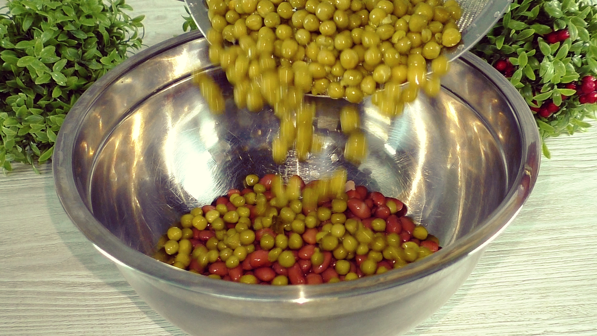 Специальный салат с фасолью на скорую руку: полезно и вкусно