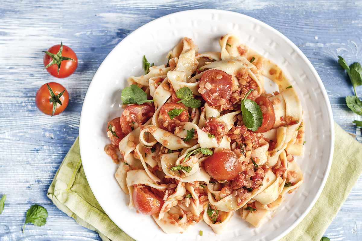 Тальятелле с чечевицей и томатами: яркое итальянское блюдо для гурманов