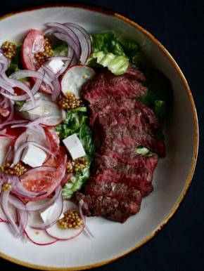 Стейк-салат: Искусство сочетания вкусов и текстур