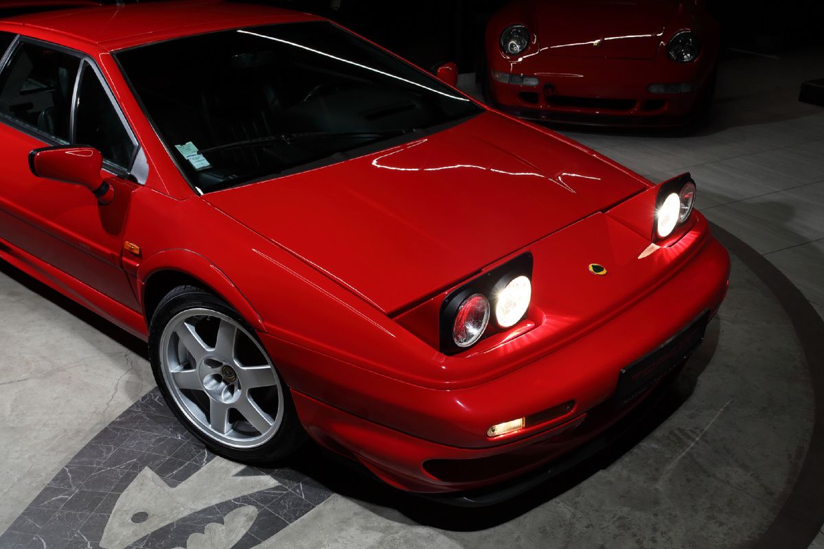 Lotus Esprit V8: ����������, ������� �������� ��������� �������