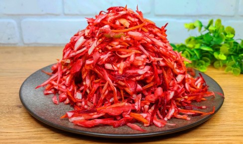 Салат "Кремлевская хряпа": классика с хрустящей ноткой