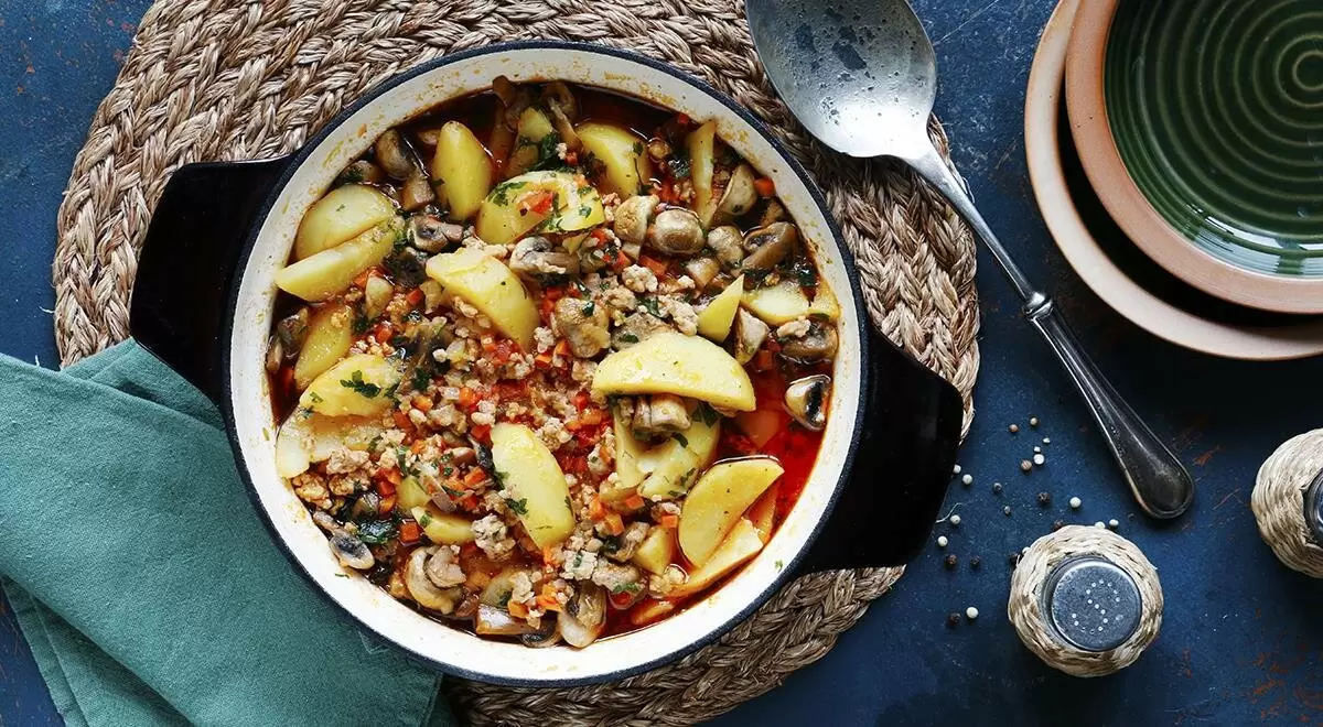 Тушеная картошка с мясом: идеальные сочетания и три уникальных рецепта