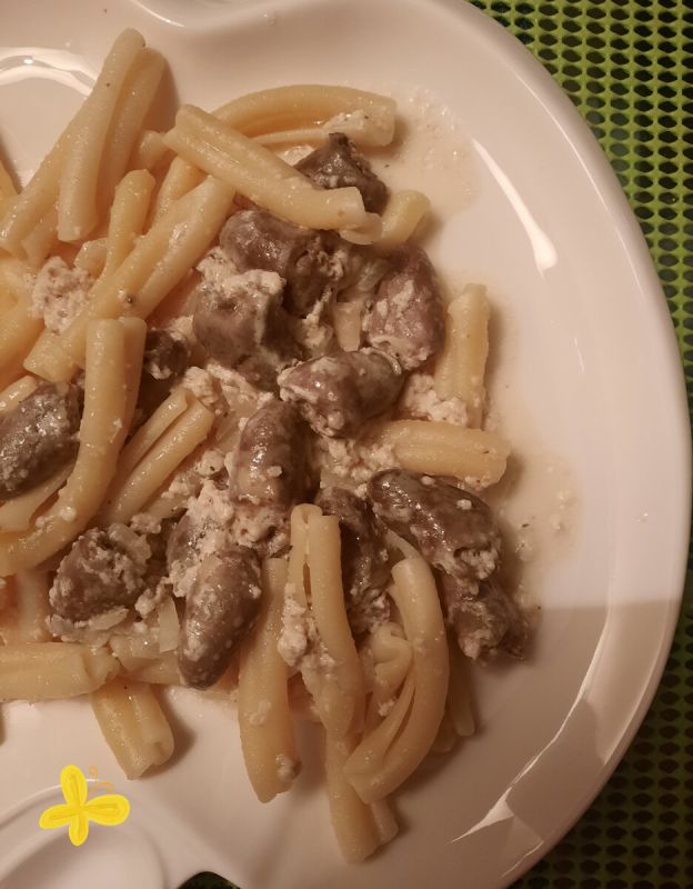 Тушеные куриные сердечки: бюджетное и изысканное лакомство