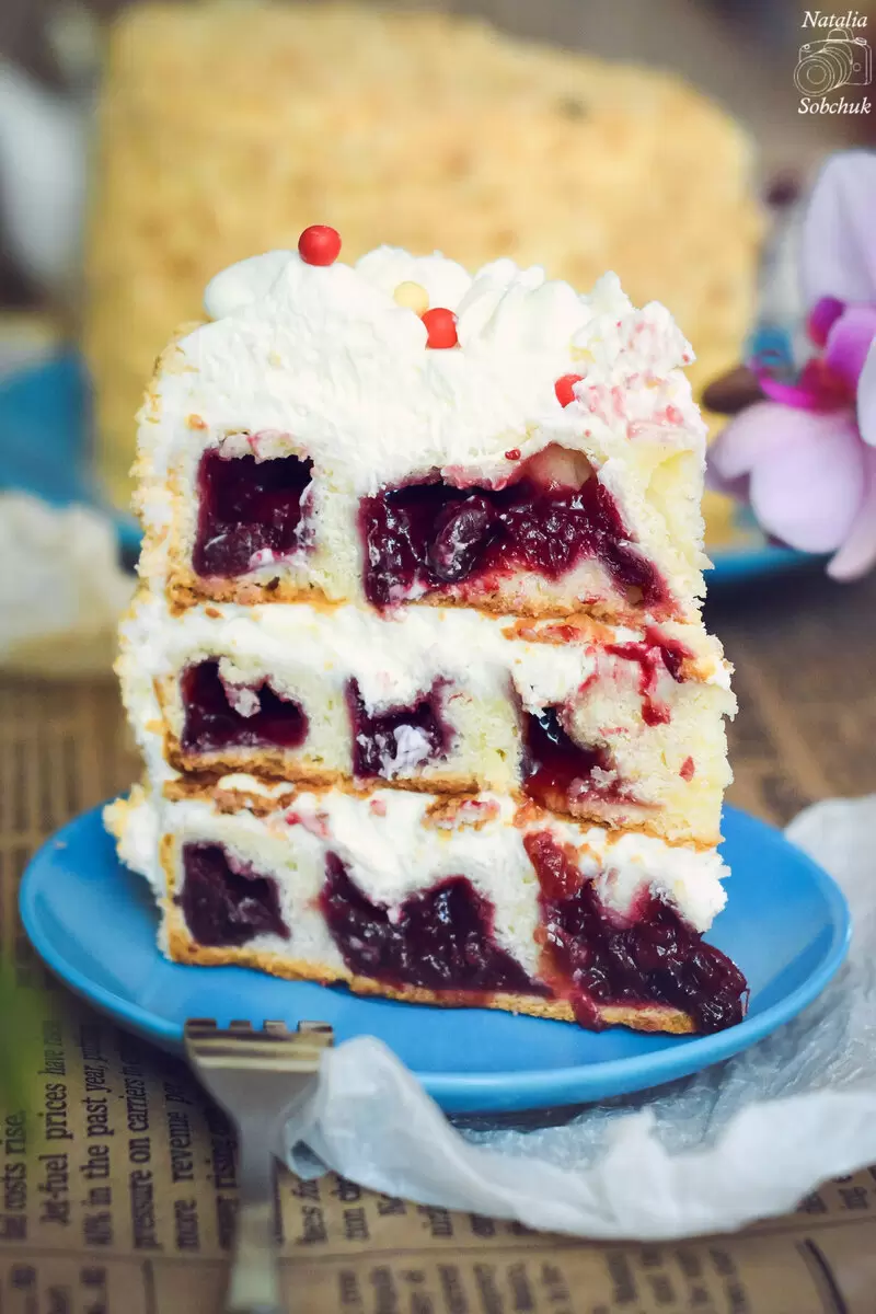 Волшебный торт с вишней: как приготовить «неМонастырскую избу»