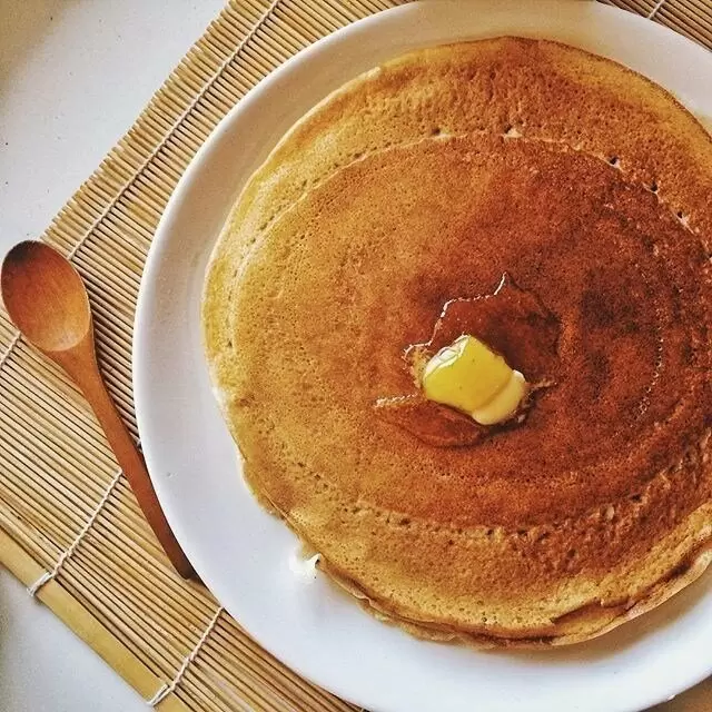 Нежные ржаные блины с корицей и медом: идеальный завтрак