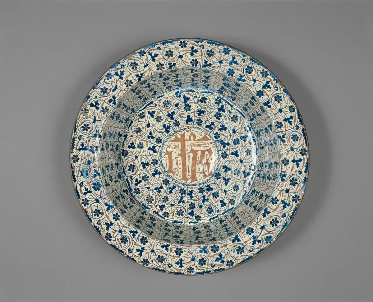 Тарелки и история: как бытовые предметы рассказывают о культуре