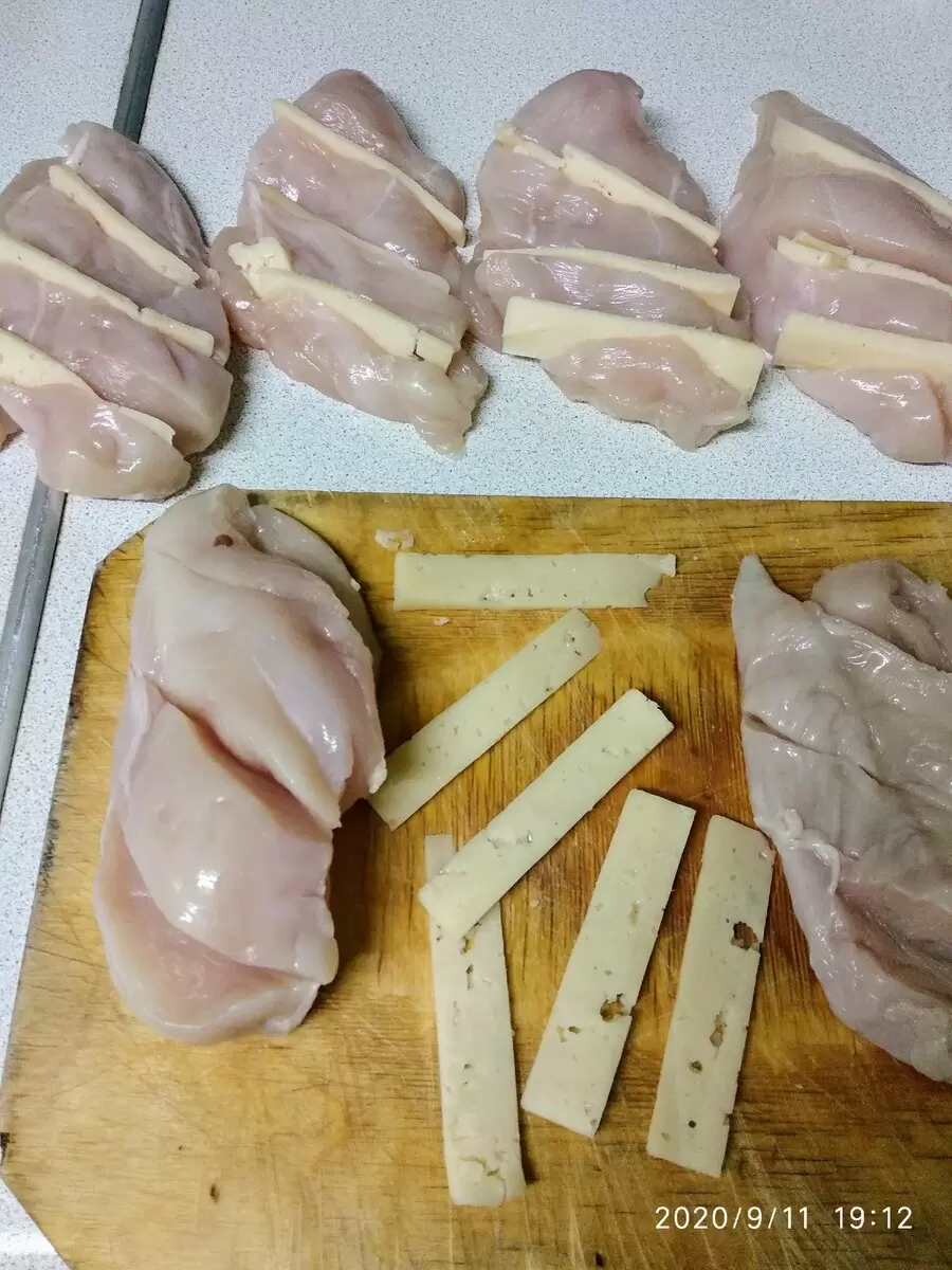 Нежное куриное филе в сливках: быстрое и простое блюдо для любого стола