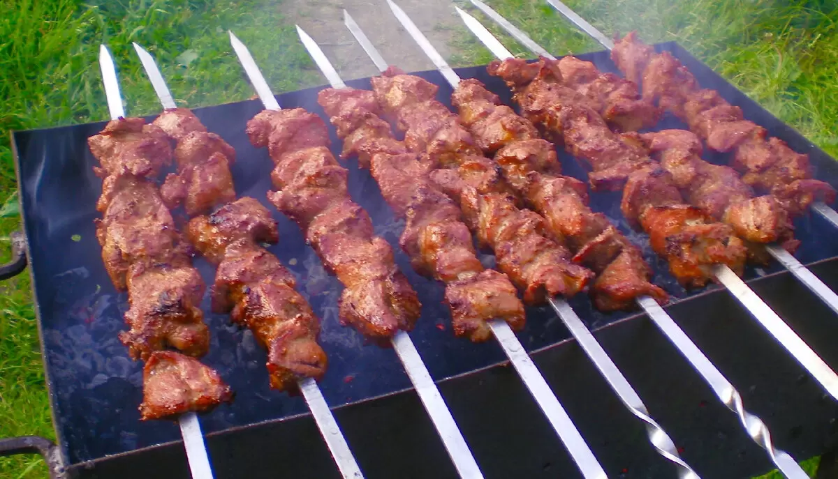 Идеальный шашлык: секреты маринадов и специй для мяса и рыбы