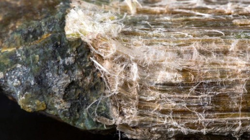 Асбест в России: Необходимый ресурс или смертельная угроза?