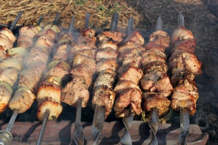Первый открытый шашлычный сезон: как выбрать идеальный маринад