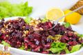 Легкий и полезный салат со свеклой и фасолью для каждого сезона