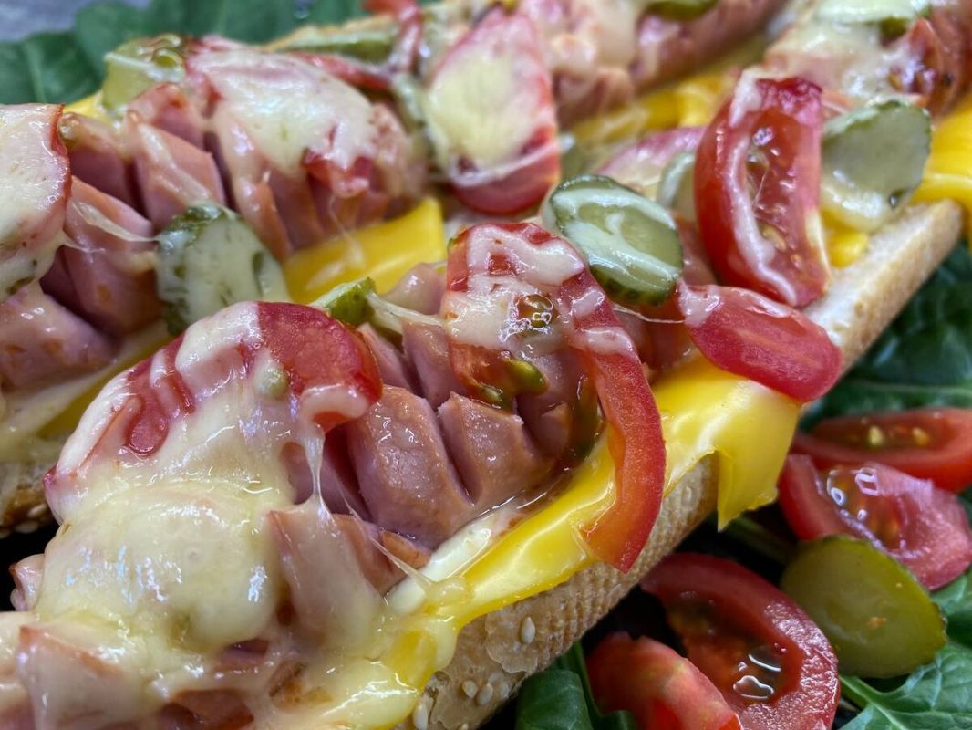 Оживите привычные сосиски: 4 аппетитных рецепта на любой вкус