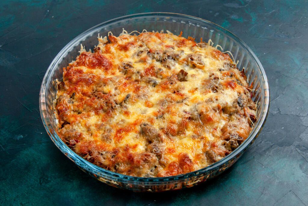 Уютный ужин: картофельная запеканка с мясной начинкой