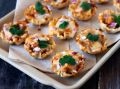 Тарталетки с мясом и сыром: неожиданный акцент с сушеной грушей